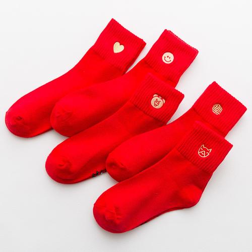 本命年穿紅襪 從傳統習俗到冬季溫暖儀式感